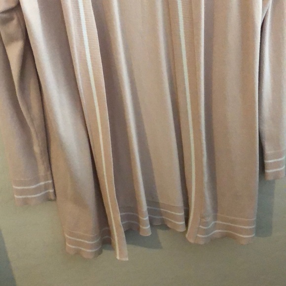 Pink Sweater - Picture 5 of 5